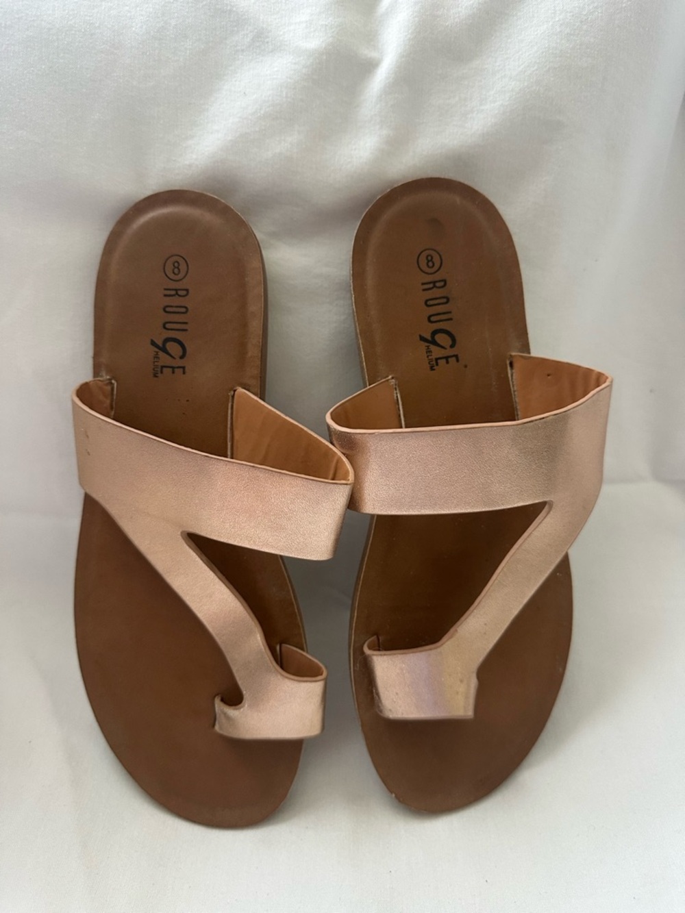 Rouge Helium Women's Metallic Rose Gold Slide Sandals, size 8